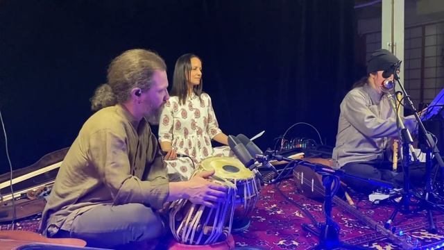 Стихи Руми читает Маргарита Simran смотреть онлайн