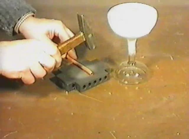 Физика. Опыты. Модель идеального газа. Изменение упругости резины с темпера смотреть онлайн