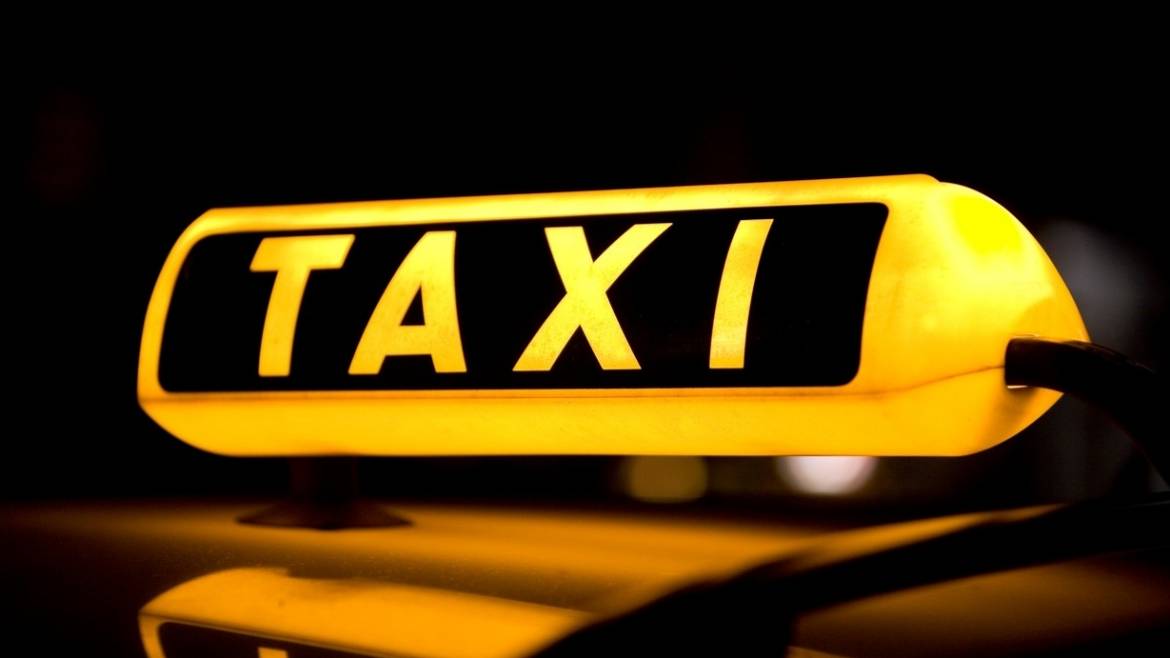 Реклама на такси_Фасад Медиа Групп смотреть онлайн