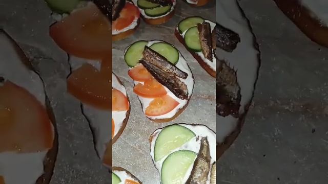 #бутербродысошпротами#перекус#shorts смотреть онлайн