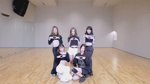 LE SSERAFIM "ANTIFRAGILE" dance practice mirrored