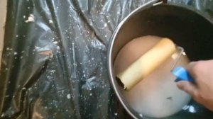 Снимаем жидкие обои со стен