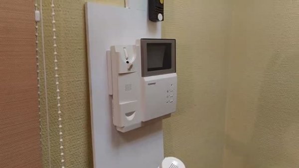 Как снять со стены видеодомофон Commax  DPV 4PB,DPV 4PB1, DPV 4PB2, DPV 4PB4, DPV 4PM2, DPV 4PE2, ht