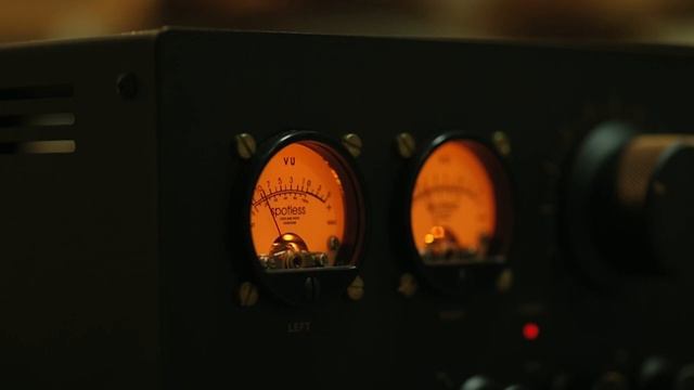 Sound Demo _ Trouble Child, Travelogue - Eternal 4.6 Bookshelf Speaker _ Spotless Audio смотреть онлайн