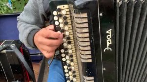 Спустилась ночь                               прощальное танго                Разбор на баяне