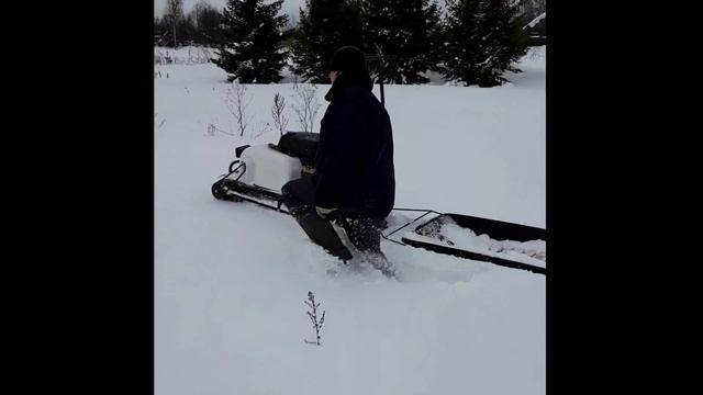 Езда по глубокому снегу, Ураган 190F, катки, цельная гусеница смотреть онлайн