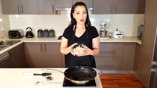 Keto Satay Chicken | Cilantro Lime Cauliflower Rice смотреть онлайн