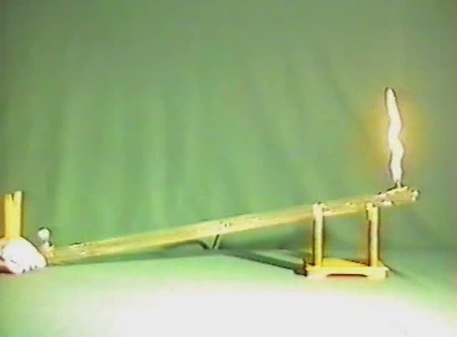 Физика. Опыты. Молекулярная физика. Модель идеального газа. Изменение давления с высотой смотреть онлайн