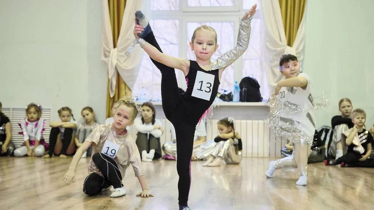 Видео WhatsApp 2024-12-31 в 15.10.17_ee30d447 Танцевальный батл