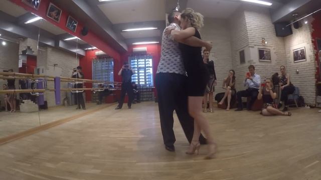 Резюме c семинара Sebastian Arce и Noelia Barsi в Arcetango Academia смотреть онлайн