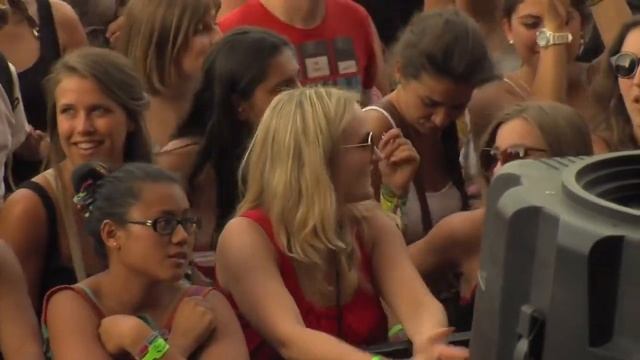 Sziget 2012. Caro Emerald - A Night Like This смотреть онлайн