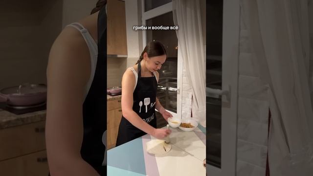 Рецепт в комментариях 👉 #спорт #рецепты #похудение #рецепт #чебуреки #кбжу #питание #похудеть смотреть онлайн