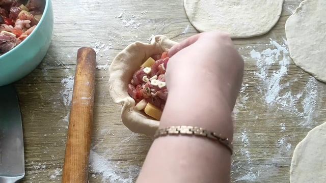 Жаркое в съедобных горшочках смотреть онлайн