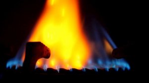vecteezy_a-gas-stove-burner-in-the-dark-kitchen_2018359