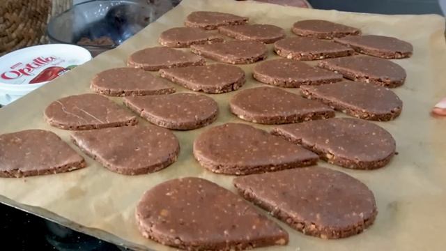 مطبخ ام وليد / حلوة الكوكاو محشية كرامال ، بنة خرافية ، جربوها رايحين تستمتعو بالبنة 😋😍👍.