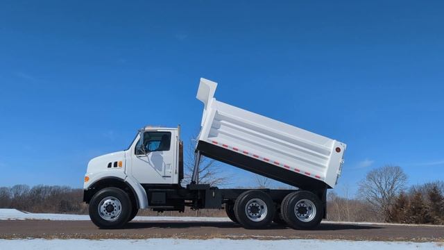 2004 STERLING LT7500 CAT DIESEL TANDEM DUMP TRUCK WHITE - "BED RAISING" смотреть онлайн