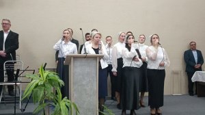 Он так любит всех нас / Христианские песни