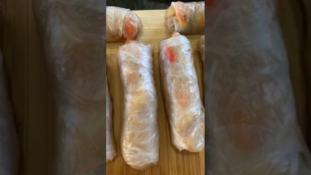 I made Vietnamese Crispy Spring Roll 🥰 #springroll #vietnamesefood #food #cooking #shorts #yummy смотреть онлайн
