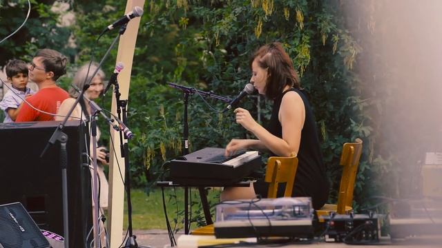 BAIBA - Elisabeth Taylor (live @ Botanic Garden Innsbruck) смотреть онлайн