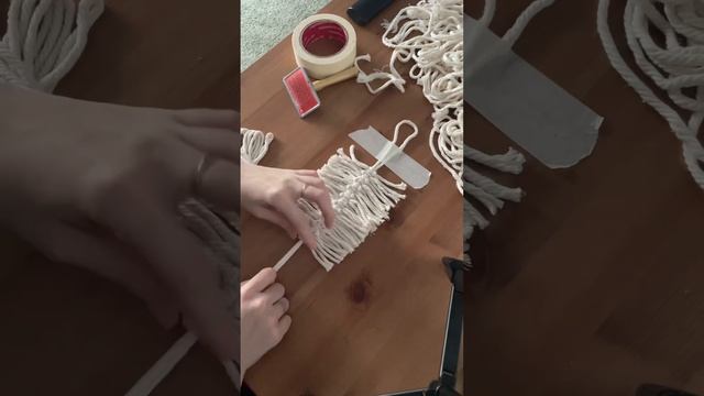 Что делать с обрезками шпагата? #diy #макраме #macrame #tutorial #макрамедекор смотреть онлайн