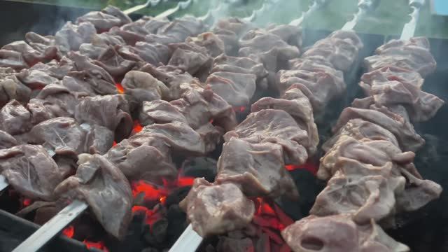 ШАШЛЫК ИЗ СЕРДЦА БАРАНА🔥 Вкусный маринад для баранины смотреть онлайн