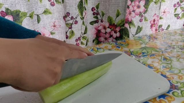 Салат с колбасой и грибами. Готовим очень сытный и вкусный салат. смотреть онлайн