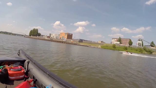 Zapcat Yamaha vs Fletcher Mercury vs SeaRay V6? смотреть онлайн