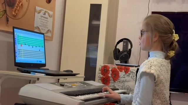 Sasha 9 yo (ОВЗ). Чтение нот с листа на Р4 «Mary Had a Little Lamb» смотреть онлайн