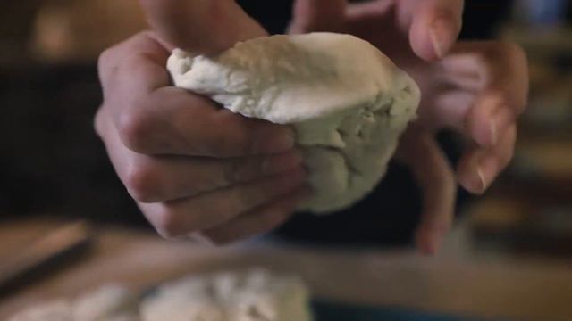 Breaking bread (b-roll) смотреть онлайн