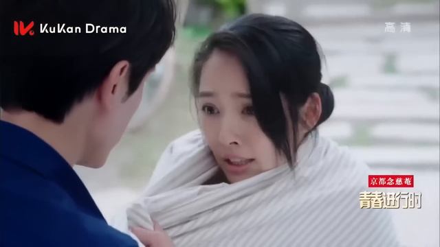 最新电影🥰美女仅用一瓶水俘获人鱼王子芳心，从此命运发生改变！ #那片星空那片海 #chinesedrama