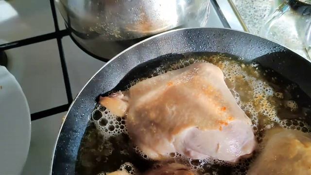 Куриные бедрышки тушеные в пенном светлом)Вкусный рецепт... смотреть онлайн