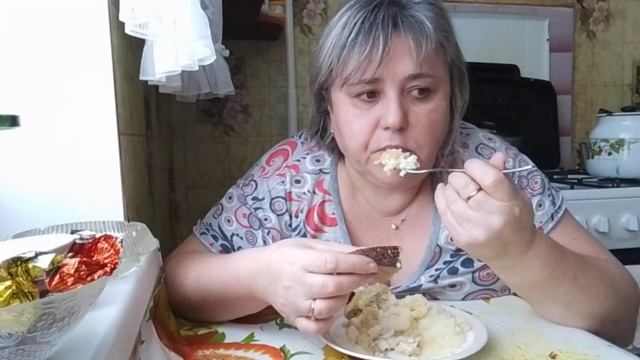 Мукбанг, Пюрешка с рыбкой. Мои планы в новогодние каникулы. смотреть онлайн