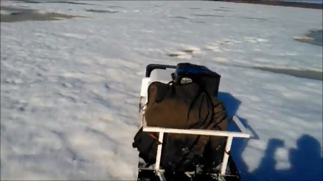 Мотобуксировщик УРАГАН 9 лс, снег с водой 2 чел, 2013.04.18 См. buks1.ru смотреть онлайн