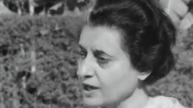 Indira Gandhi interview on food shortage problem (2) смотреть онлайн