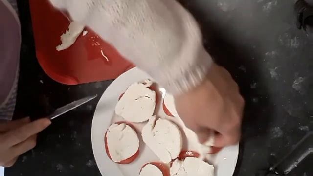 Ensalada caprese смотреть онлайн