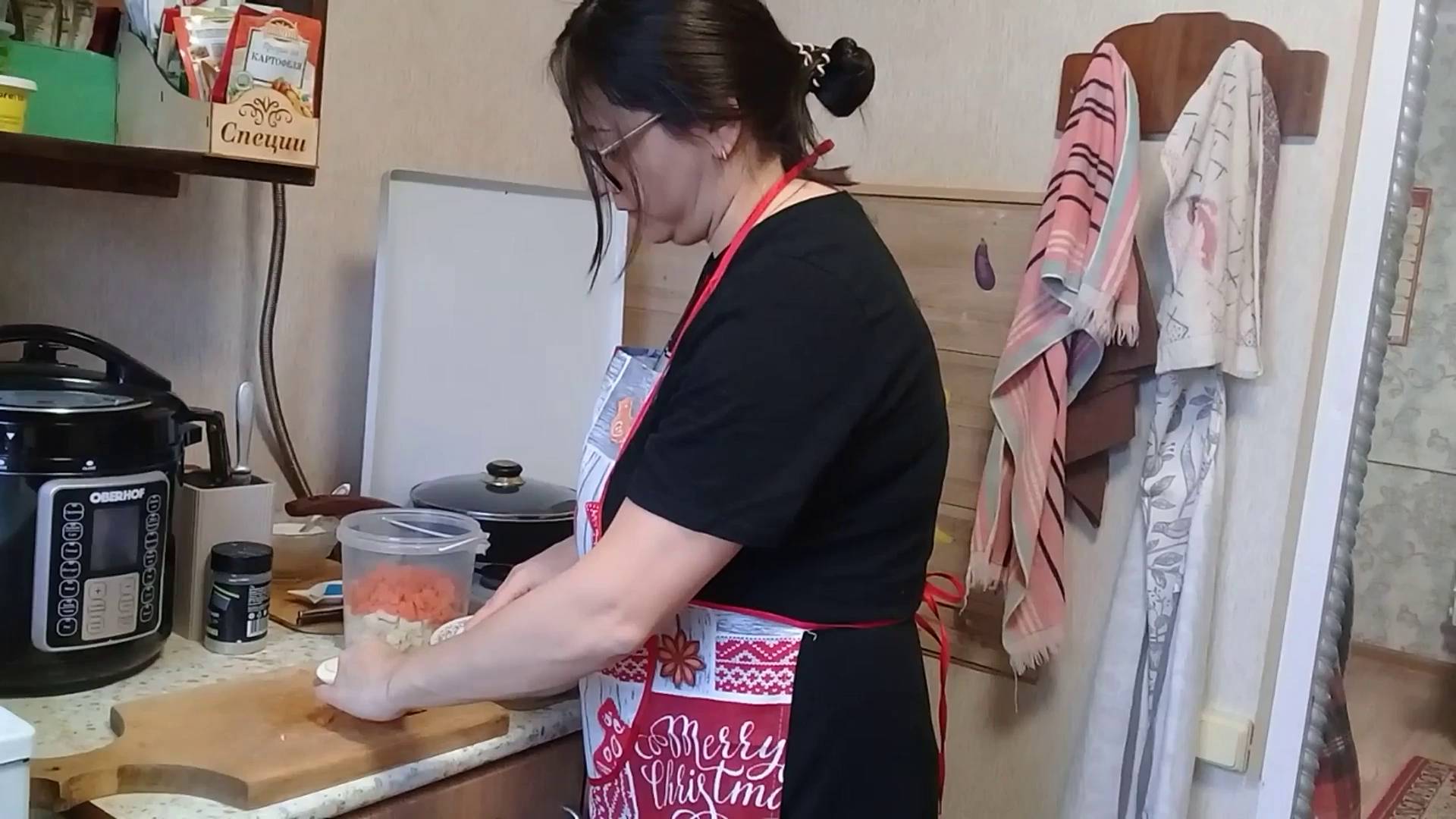 04.01.2025. На пенсии в деревне: Дочь помогает ! Что приготовили на стол к празднику смотреть онлайн