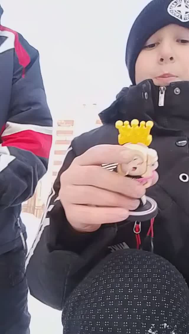 открываем и тестируем удачу в свит боксе с роблоксерами и нам выпал! смотреть онлайн