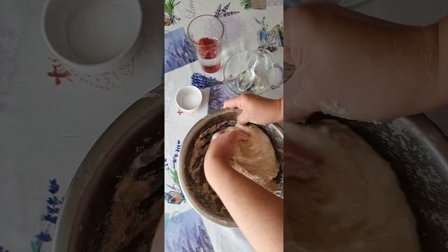 Хлеб на закваске. Деревенский, с картофельным пюре #закваска #sourdough #bread #хлеб #хлебназакваск смотреть онлайн