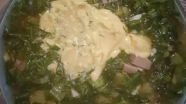 Окрошка летняя с квасом, майонезом, зеленью! 🥗 смотреть онлайн
