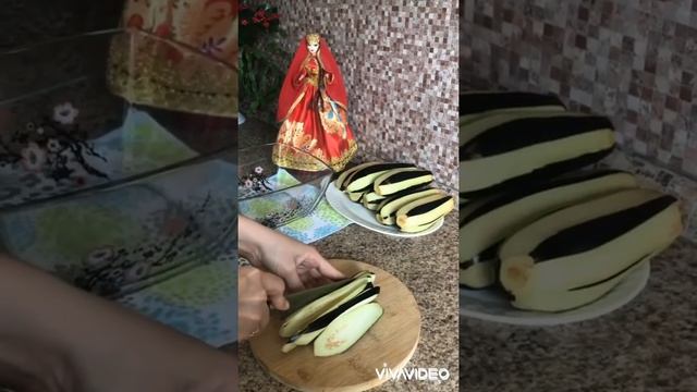 Вкусные жаренные баклажаны с помидорами и болгарским перцем смотреть онлайн