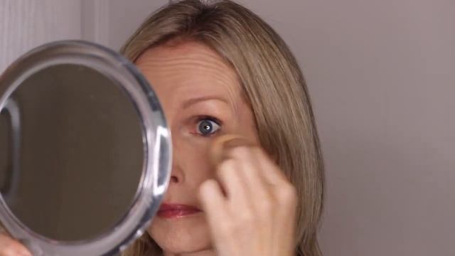 How to use the Dermablend Banana Powder смотреть онлайн