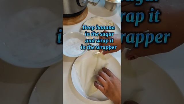 Turon kayo Jan! Yummy yummy turon #turon #philippinesfood #dessert #shortsvideo #youtubeshorts смотреть онлайн