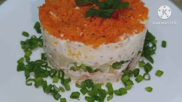 Салат с жареной горбушей. смотреть онлайн