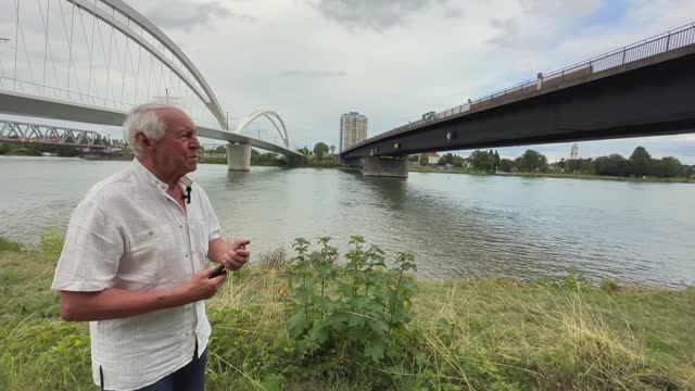 Простой, но функциональный Мост Европы в Страсбурге смотреть онлайн