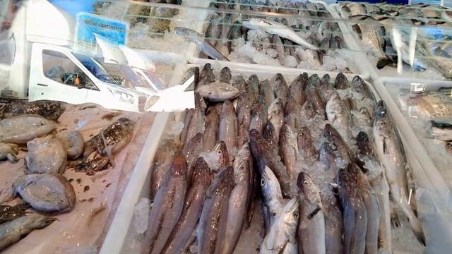 Жизнь во Франции. Базарный день. Товары и цены в пригороде Лиона. смотреть онлайн