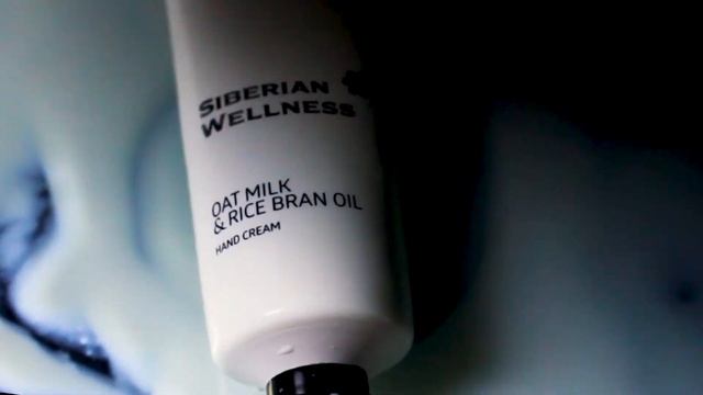 Hand Cream Commercial смотреть онлайн