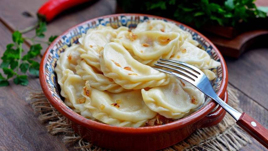 Готовим домашние вареники с картофелем-как у бабушки смотреть онлайн