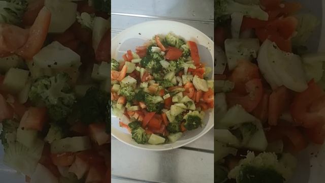 Салат из брокколи смотреть онлайн