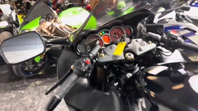 2019 Suzuki GSX1300 Hayabusa Walk-Around смотреть онлайн