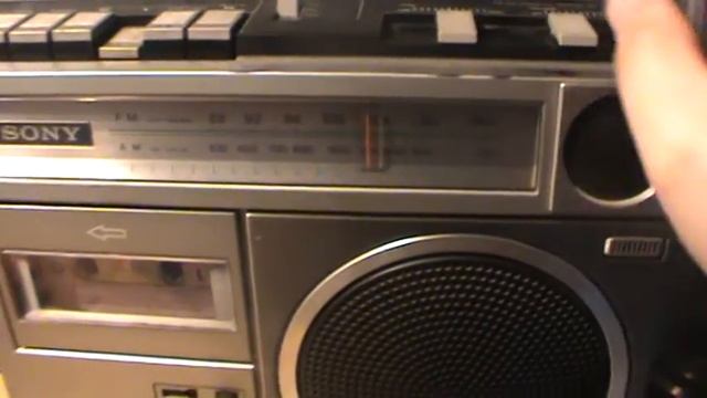 SONY veći radio kasetofon model CFM31 смотреть онлайн